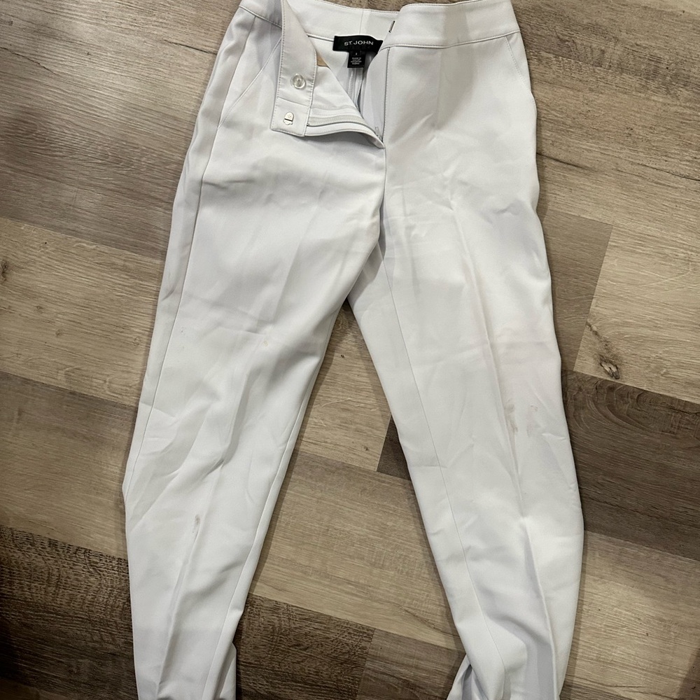 St. John White Dress Pants with High-Rise Waist and Tapered Legs